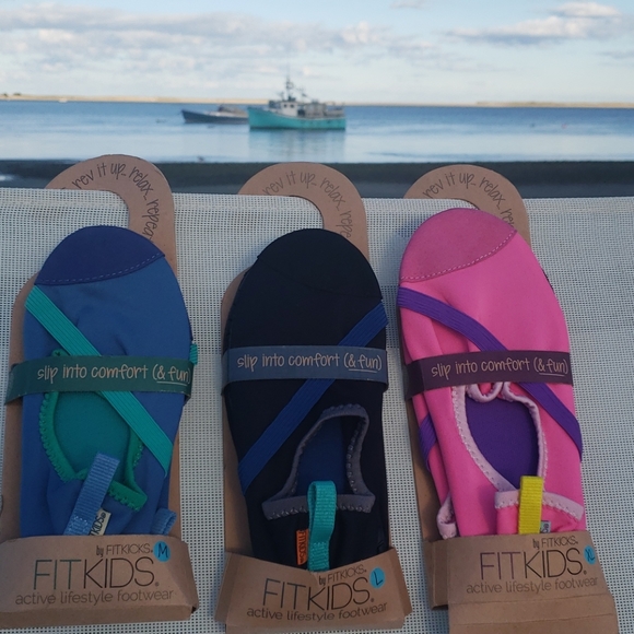 Fit Kids Swim Shoes - Picture 12 of 12